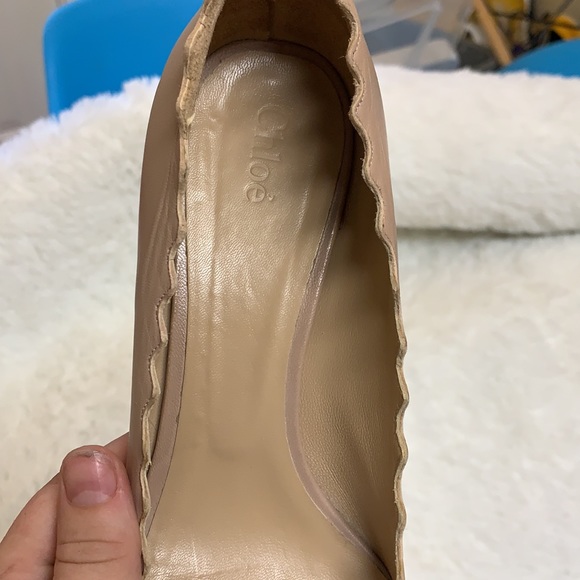 chloe scalloped block heel